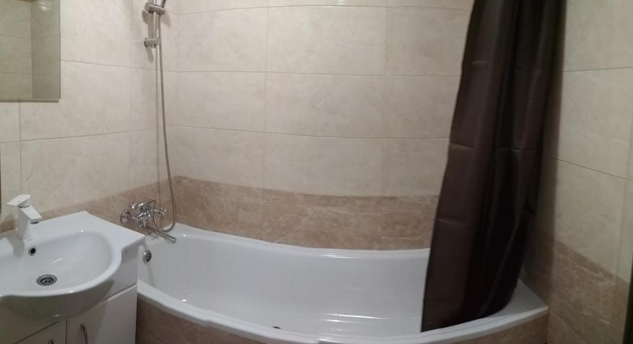 Comfortable Apartments Rivne Esterno foto