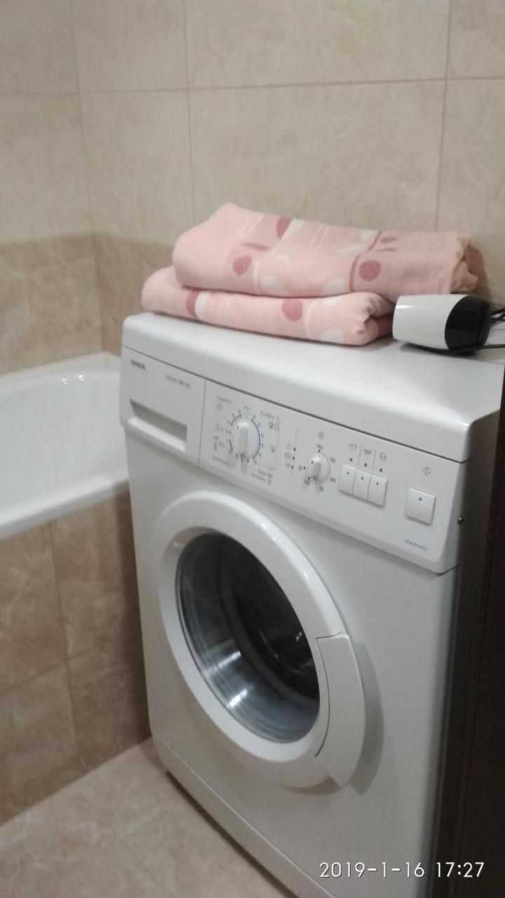 Comfortable Apartments Rivne Esterno foto